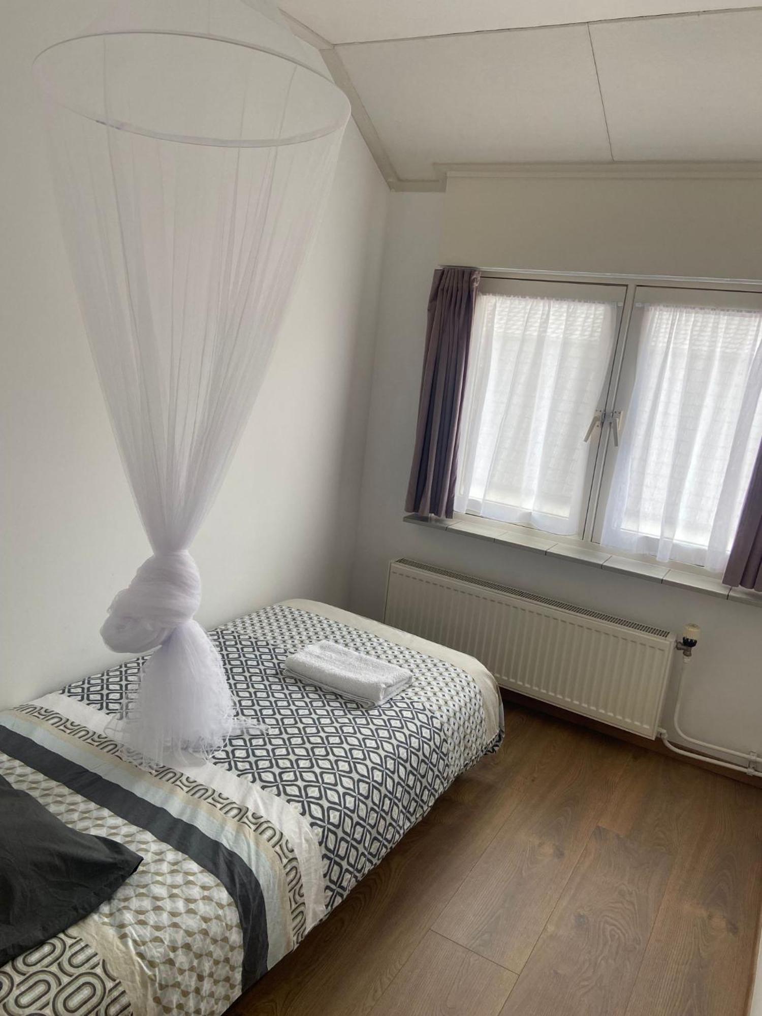 Aangename En Zeer Rustig Gelegen Vakantiewoning Westdorpe Luaran gambar